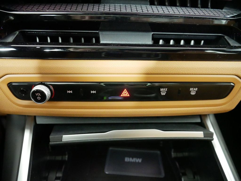 Thumbnail: 2025 BMW 3 Series - 48