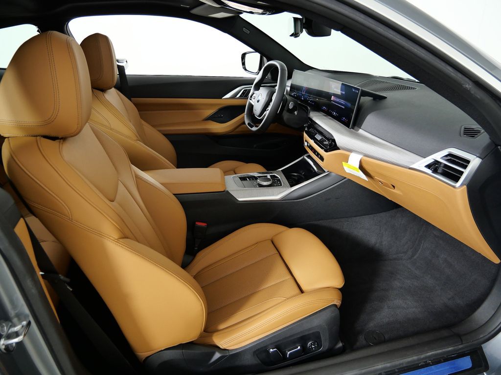 Thumbnail: 2025 BMW 4 Series - 24