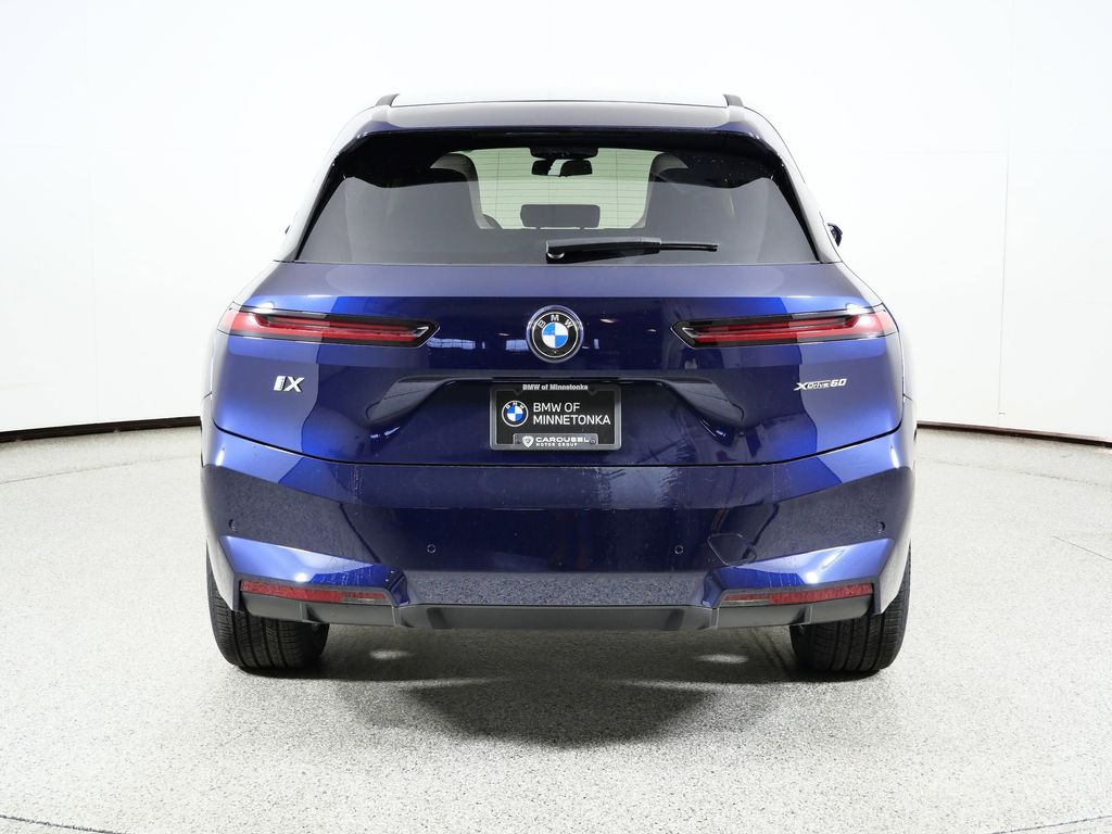 Thumbnail: 2026 BMW iX - 10