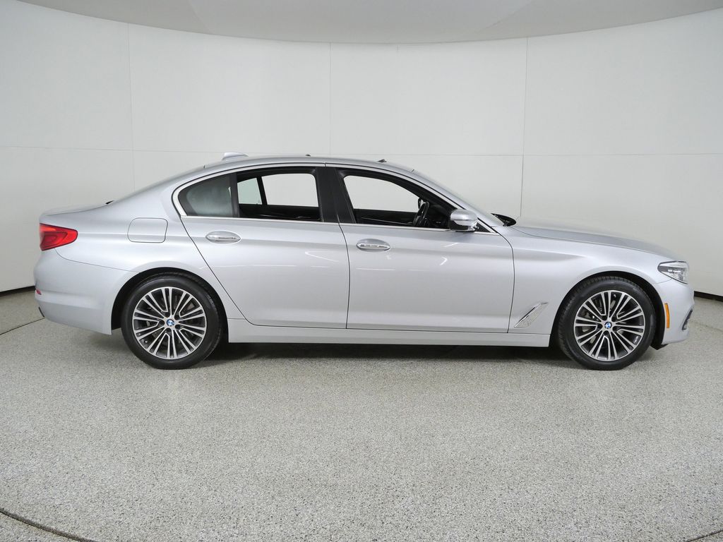 Thumbnail: 2017 BMW 5 Series - 9