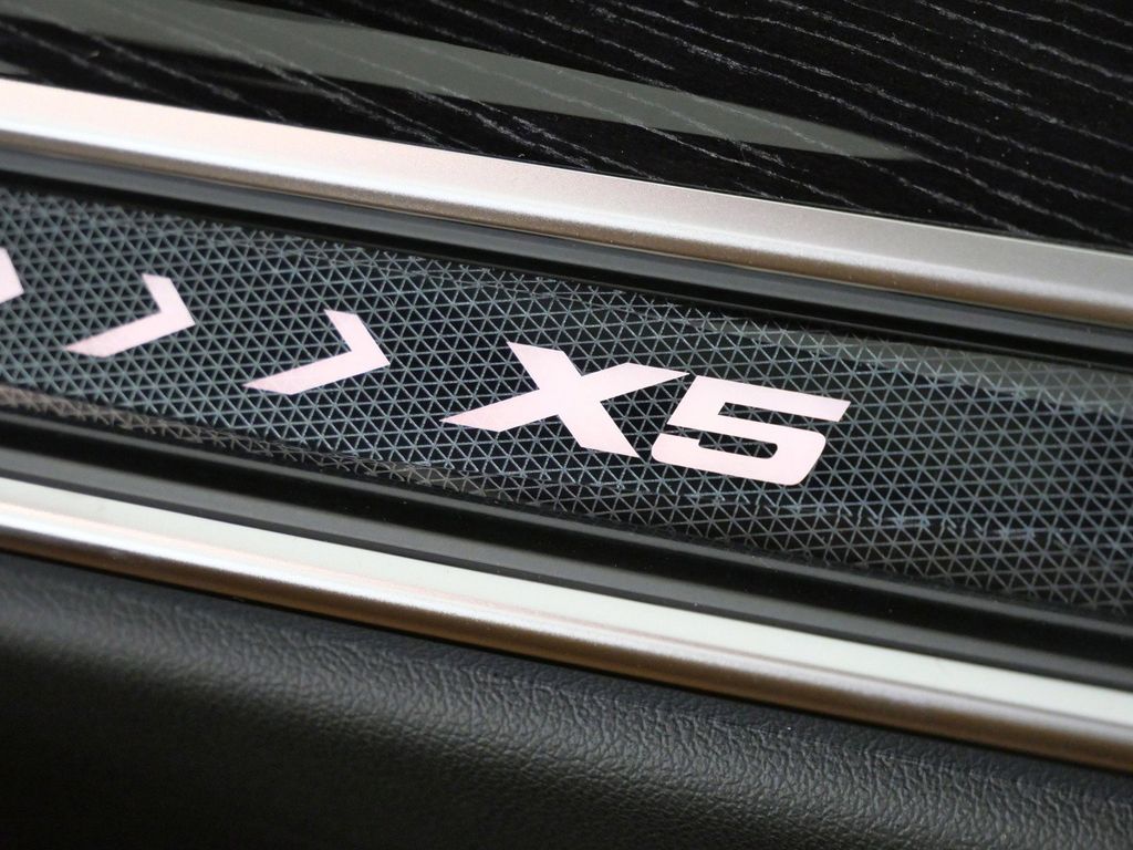 Thumbnail: 2026 BMW X5 - 24