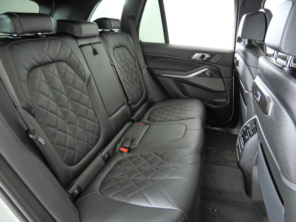 Thumbnail: 2026 BMW X5 - 27