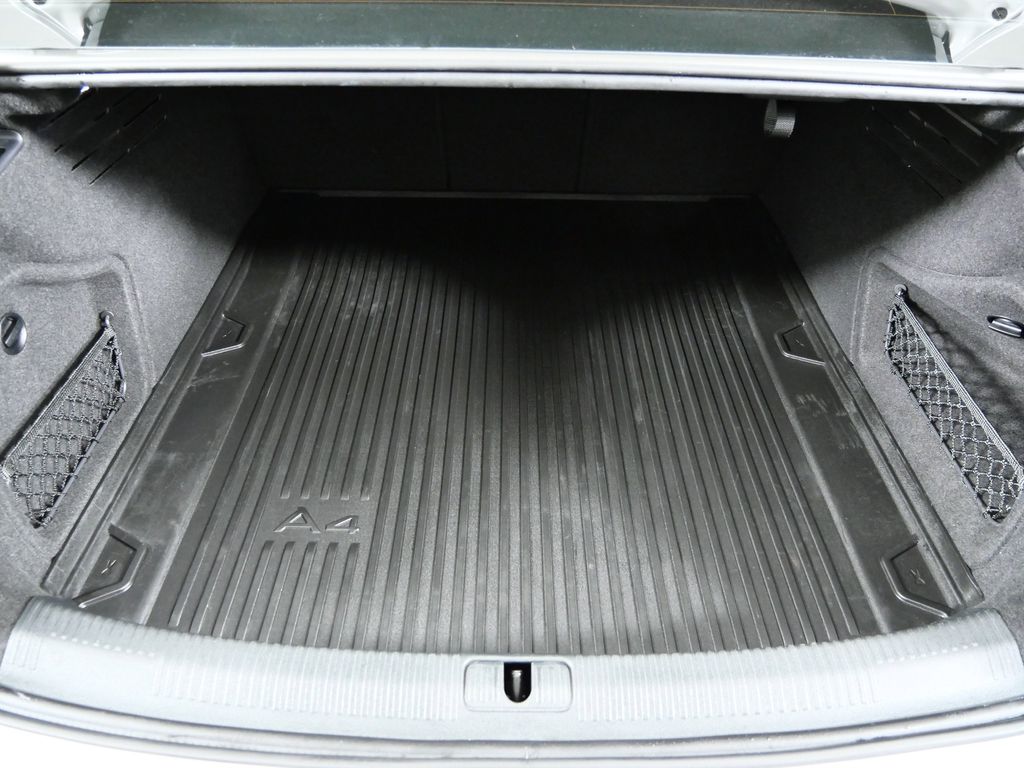 Thumbnail: 2018 Audi A4 - 28