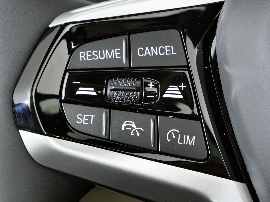 Thumbnail: 2026 BMW 3 Series - 39