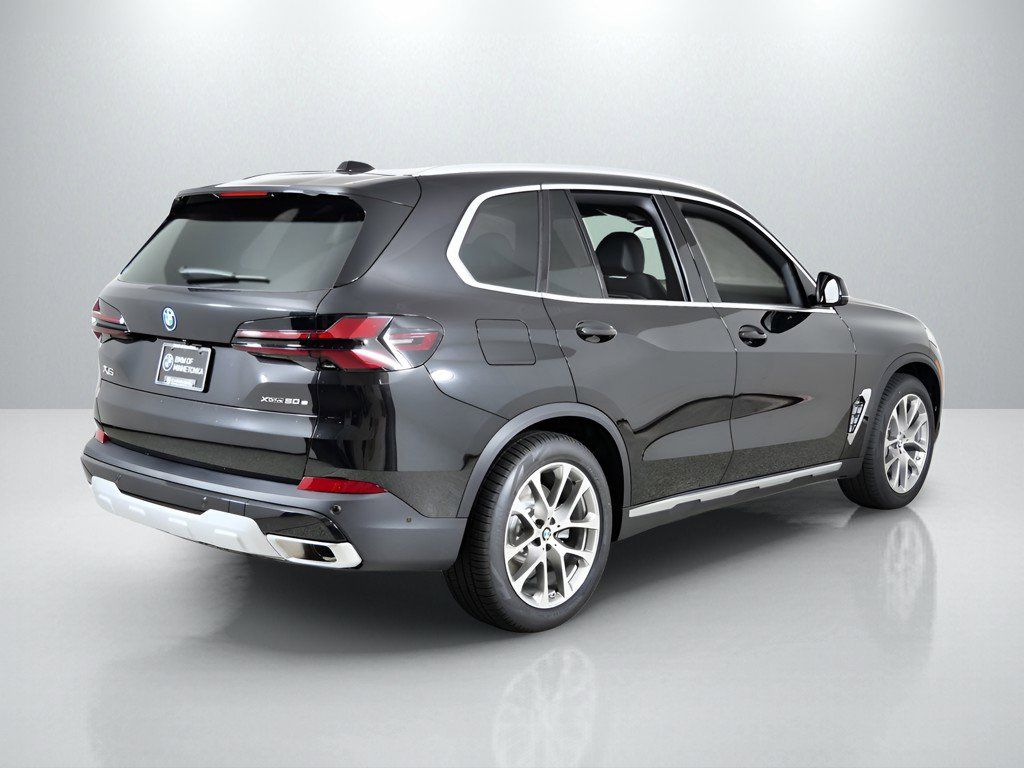 Thumbnail: 2026 BMW X5 - 10