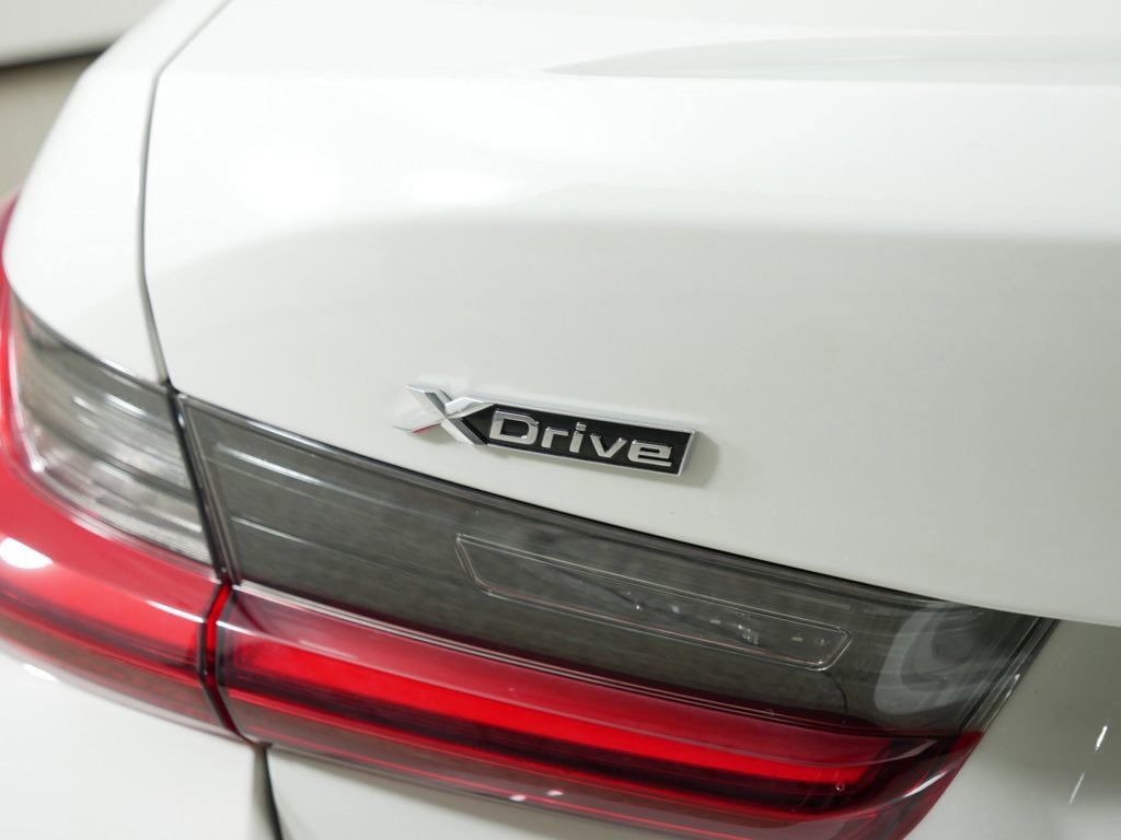 Thumbnail: 2025 BMW 3 Series - 14