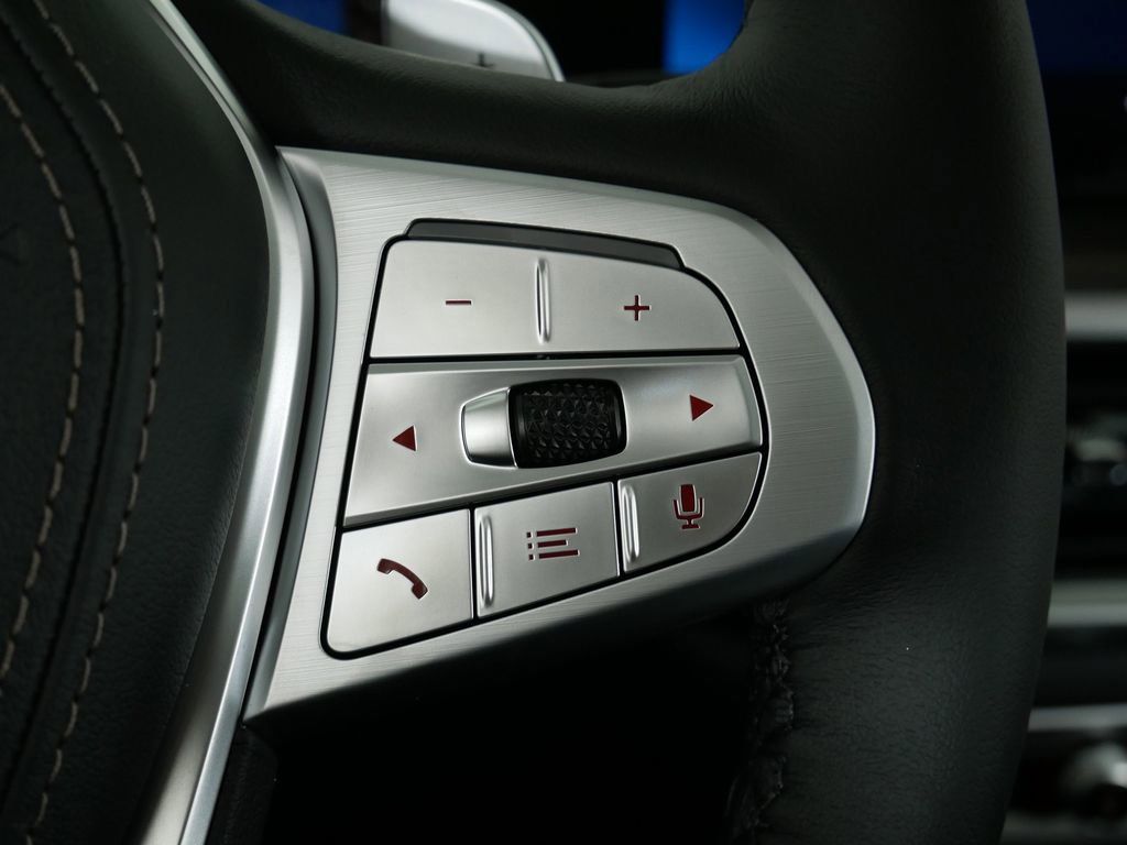 Thumbnail: 2026 BMW X7 - 40