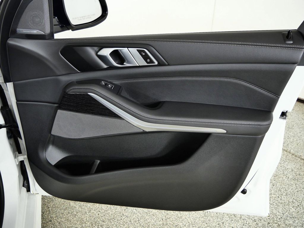 Thumbnail: 2026 BMW X5 - 19
