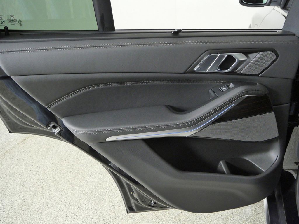 Thumbnail: 2026 BMW X5 - 31