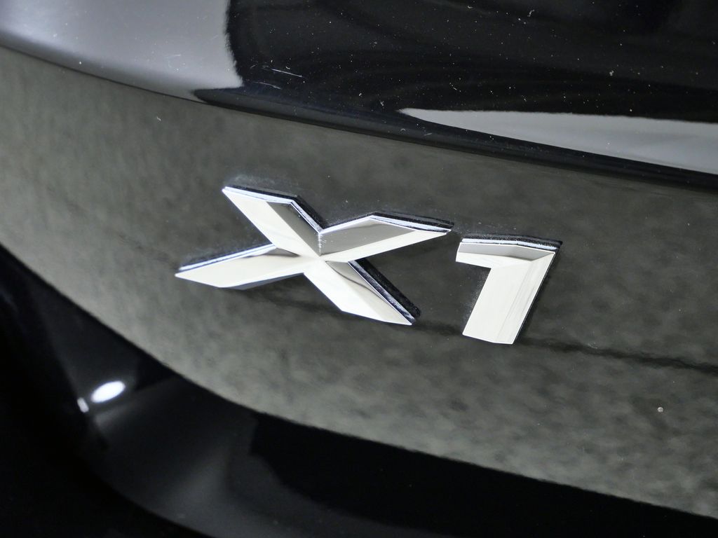 Thumbnail: 2025 BMW X1 - 16