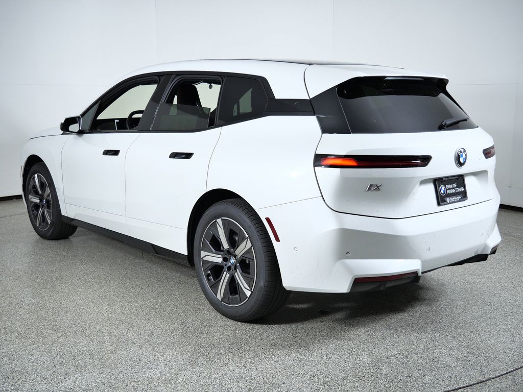 Thumbnail: 2026 BMW iX - 14