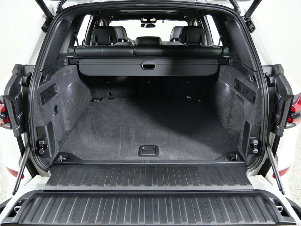 Thumbnail: 2026 BMW X5 - 28