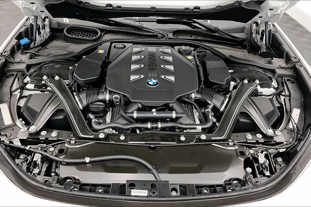 Thumbnail: 2025 BMW 7 Series - 9