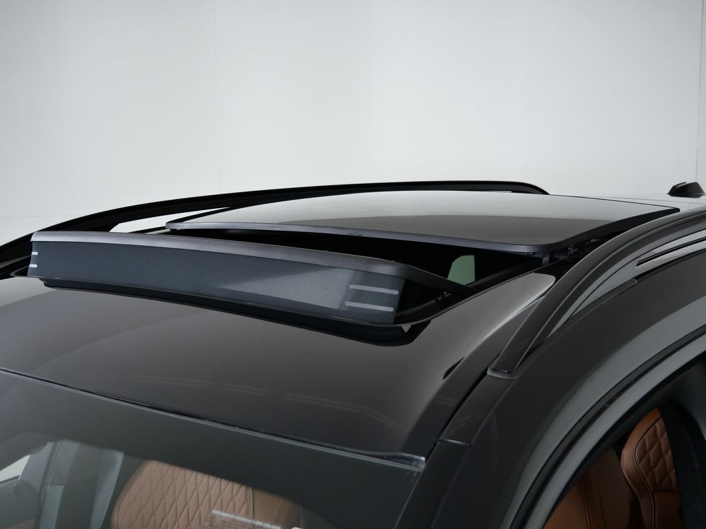 Thumbnail: 2026 BMW X7 - 18