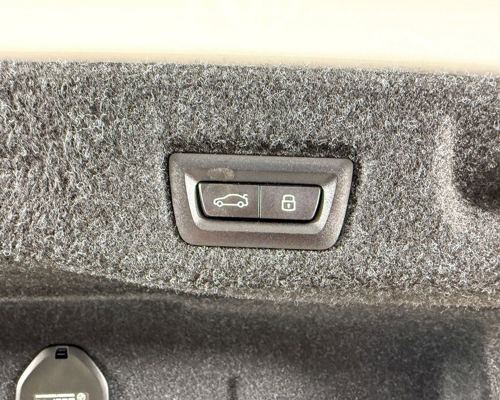 Thumbnail: 2025 BMW 5 Series - 19