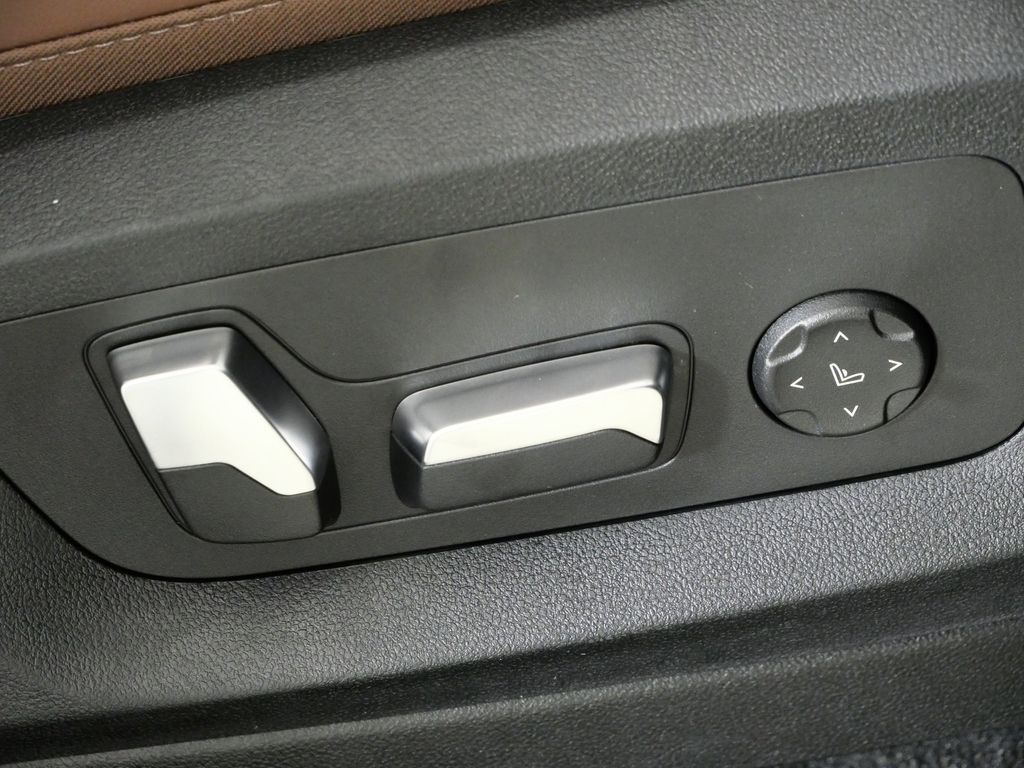 Thumbnail: 2026 BMW X5 - 24