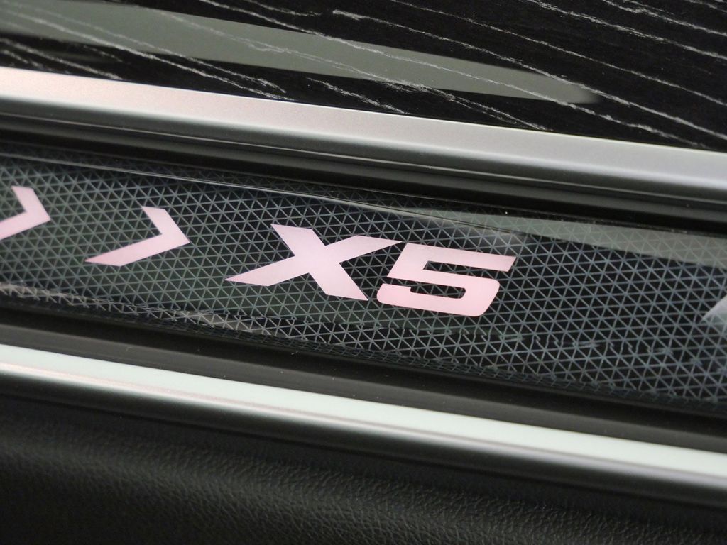 Thumbnail: 2026 BMW X5 - 24