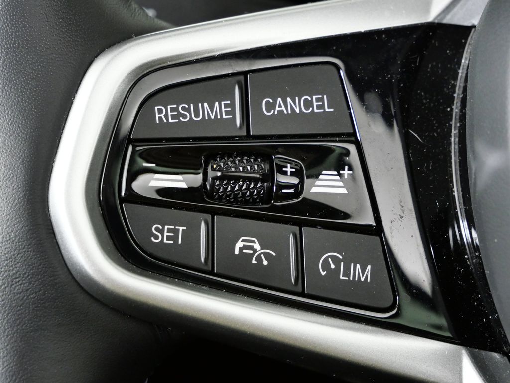 Thumbnail: 2025 BMW i4 - 45