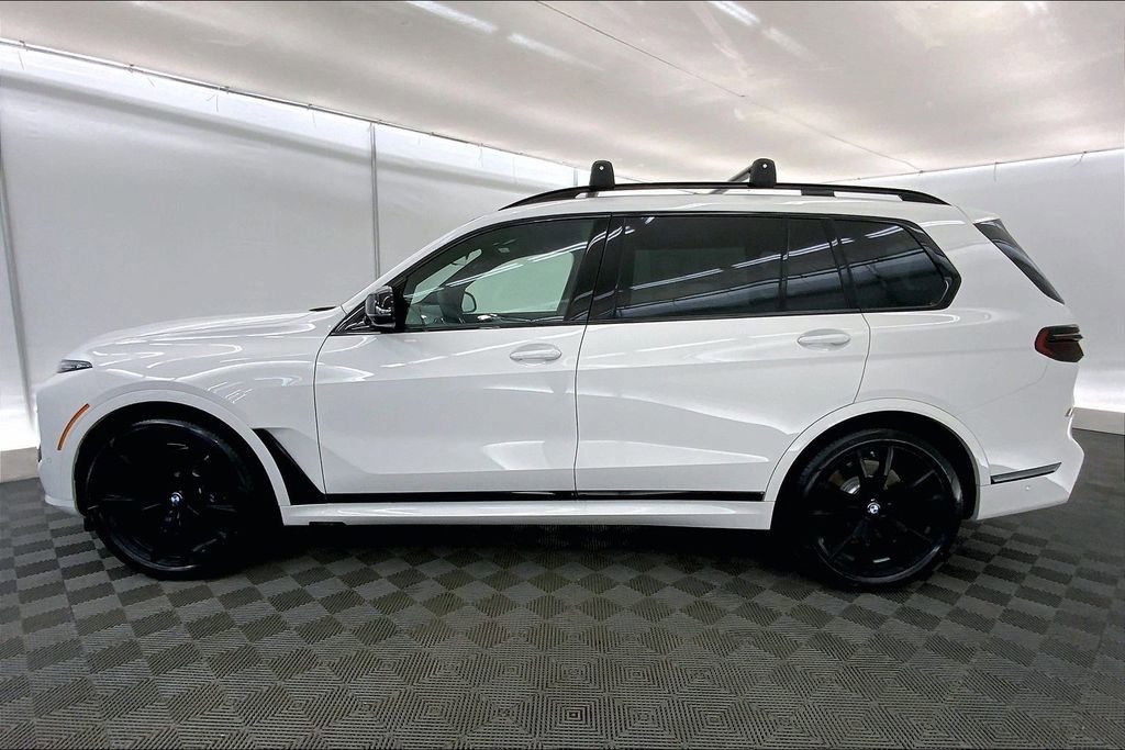 Thumbnail: 2026 BMW X7 - 3