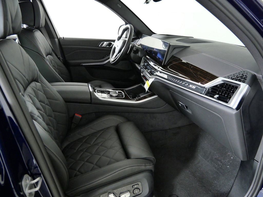 Thumbnail: 2026 BMW X5 - 21