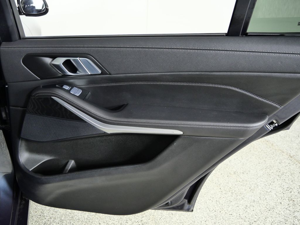 Thumbnail: 2022 BMW X7 - 25