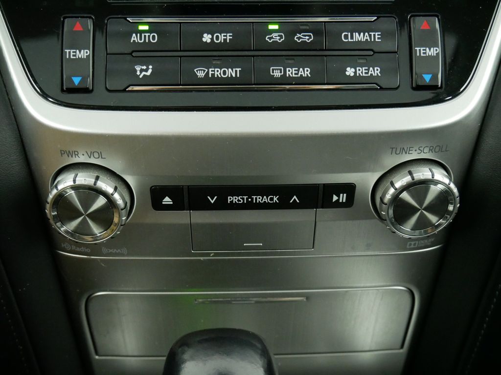 Thumbnail: 2016 Toyota Land Cruiser - 45