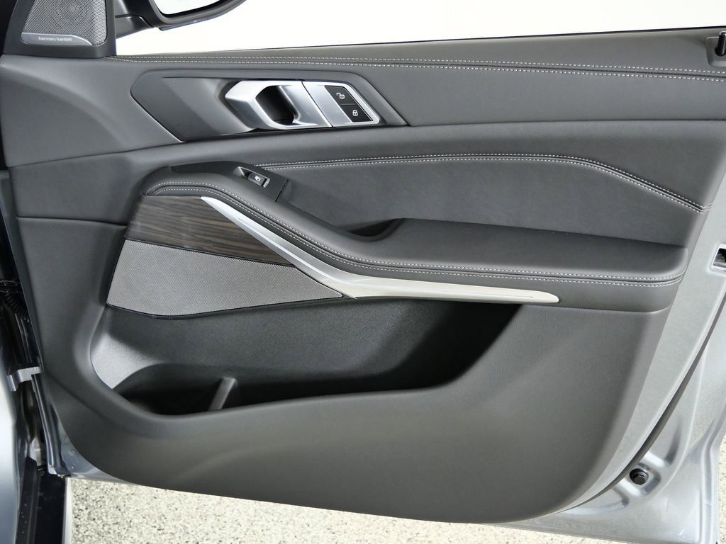 Thumbnail: 2026 BMW X5 - 21