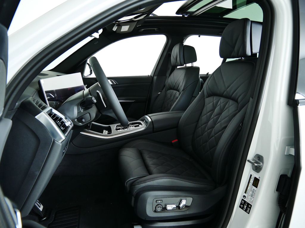 Thumbnail: 2026 BMW X5 - 32