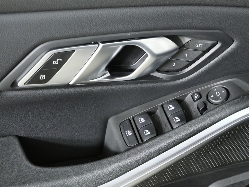 Thumbnail: 2023 BMW 3 Series - 39