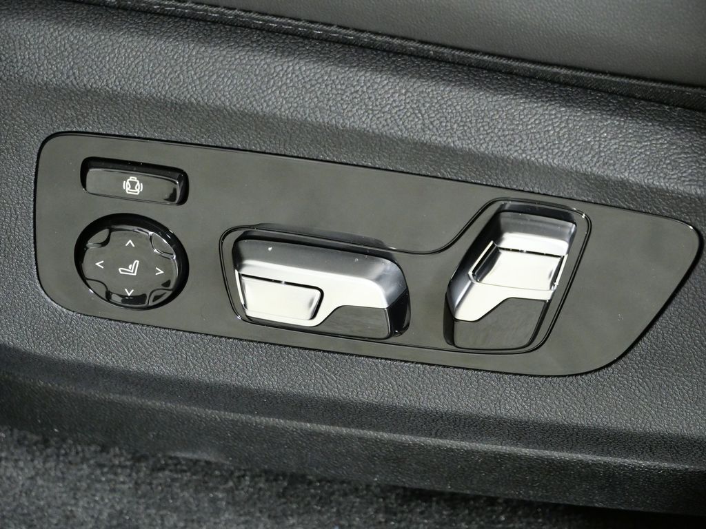 Thumbnail: 2026 BMW X5 - 39