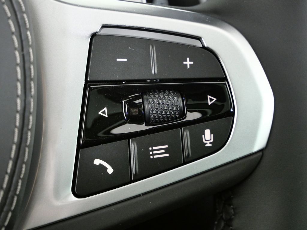 Thumbnail: 2026 BMW X5 - 42