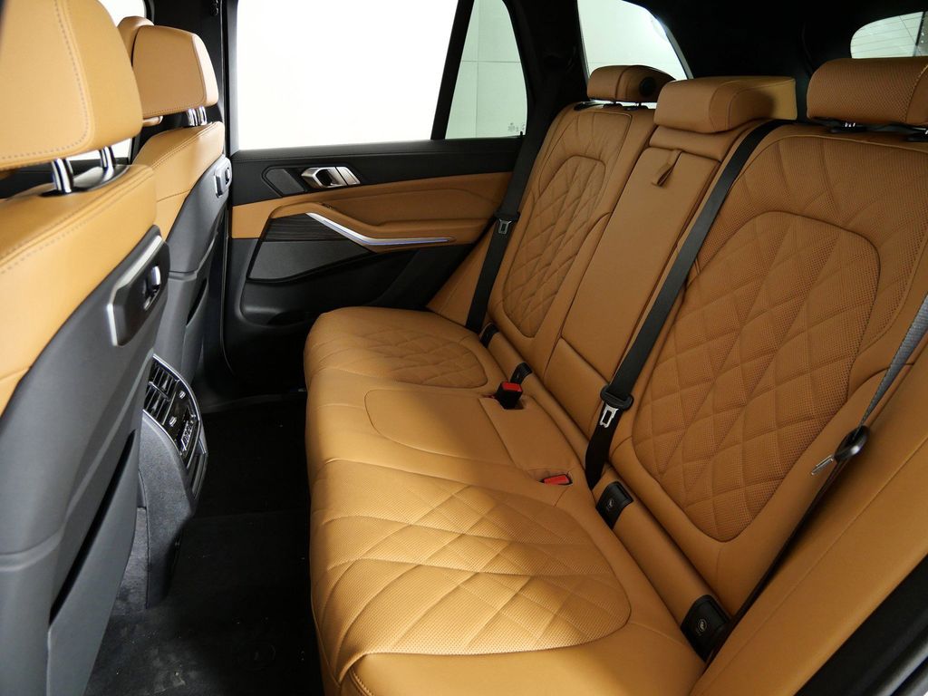 Thumbnail: 2026 BMW X5 - 33