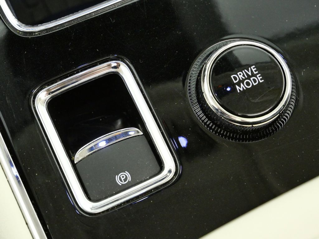 Thumbnail: 2020 Lincoln Aviator - 48