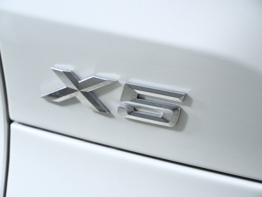 Thumbnail: 2026 BMW X5 - 14