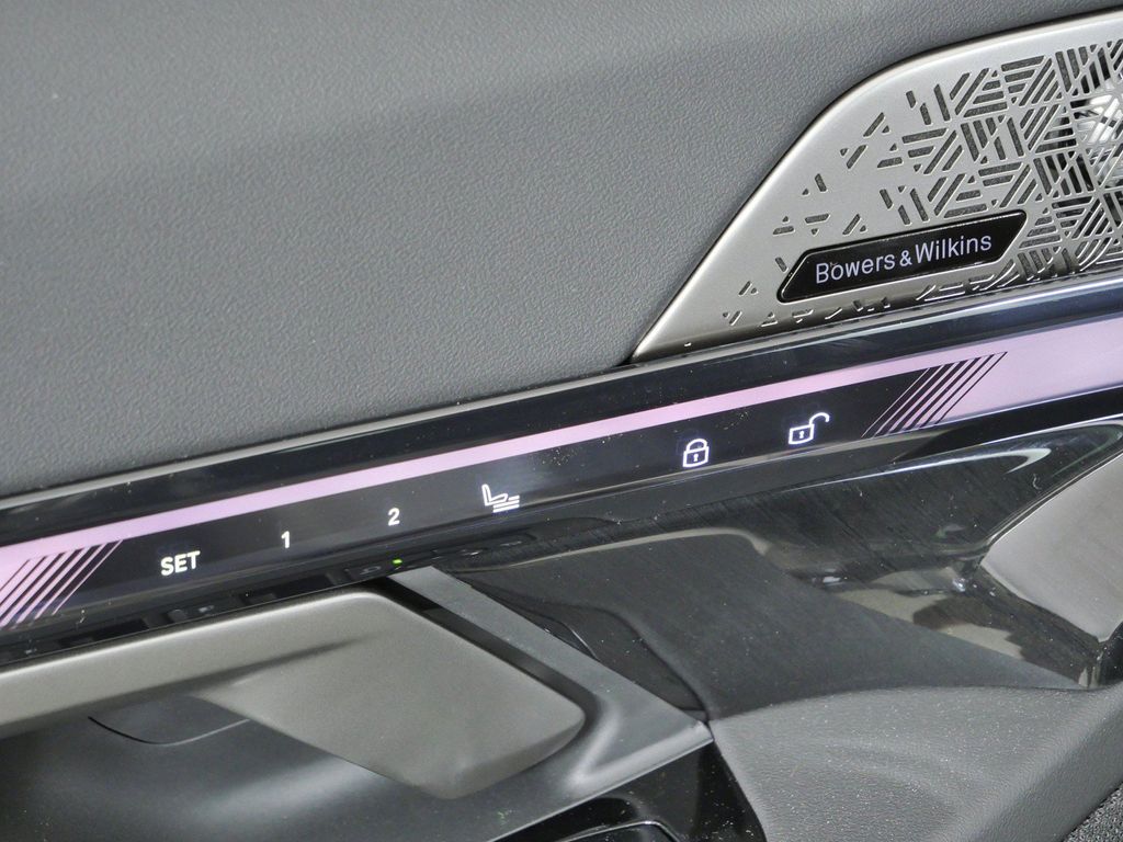 Thumbnail: 2027 BMW 5 Series - 36