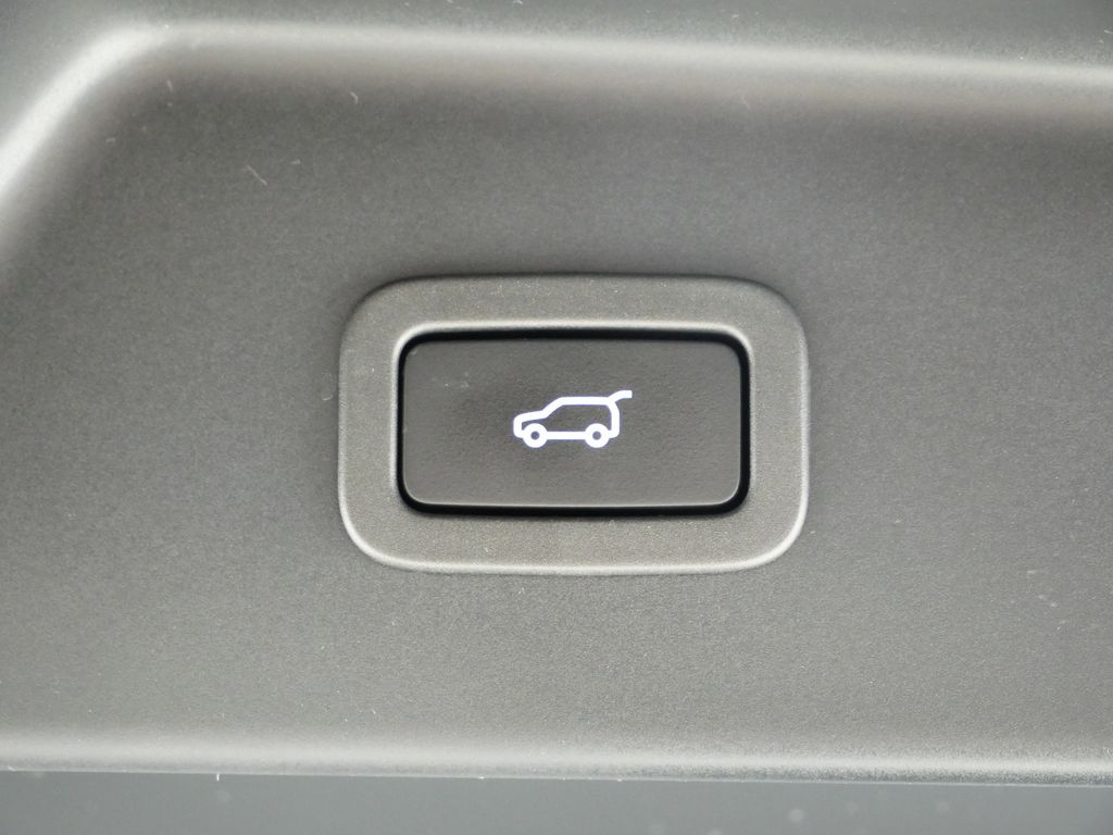 Thumbnail: 2022 Land Rover Range Rover - 29