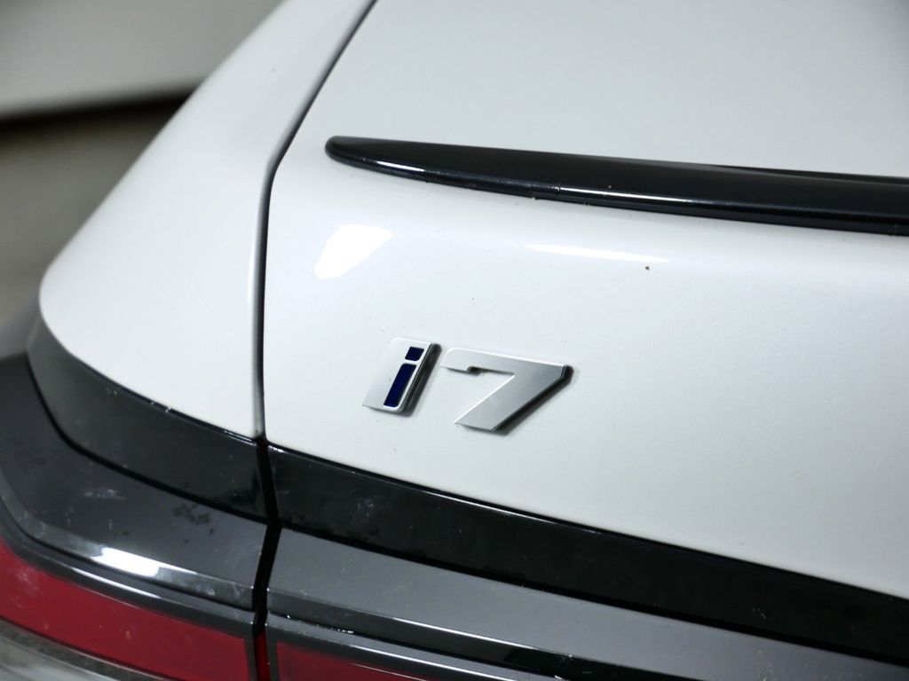 Thumbnail: 2024 BMW i7 - 12