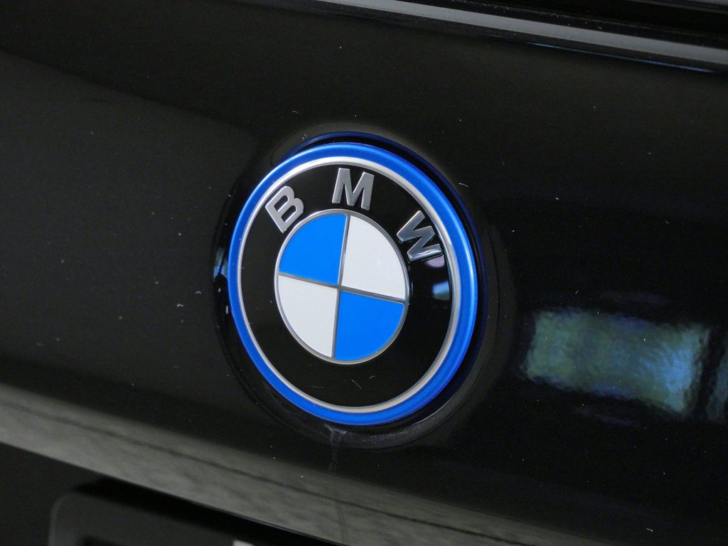 Thumbnail: 2027 BMW 5 Series - 11