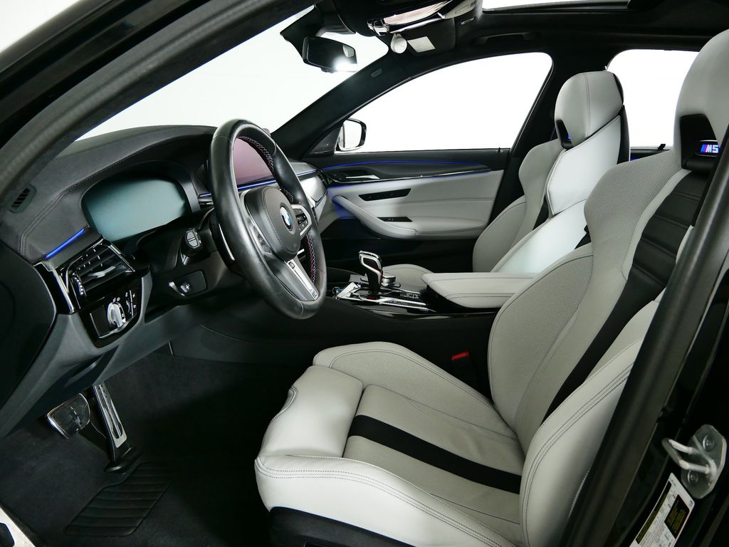 Thumbnail: 2023 BMW M5 - 30