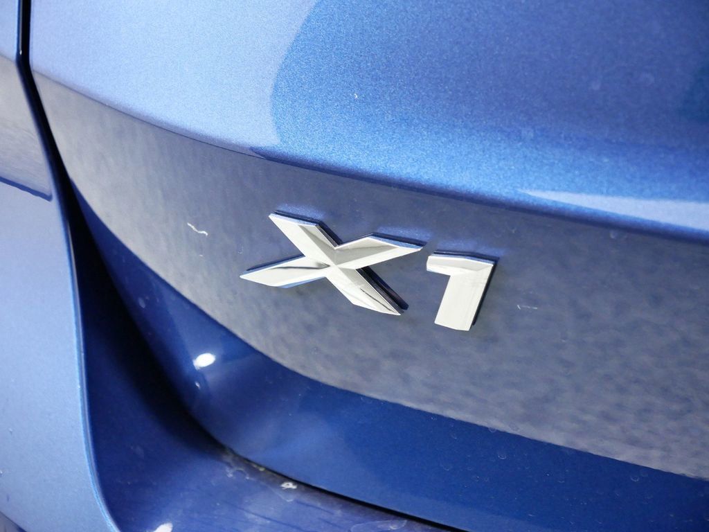 Thumbnail: 2025 BMW X1 - 14