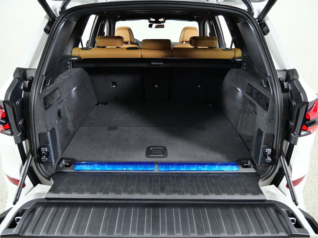 Thumbnail: 2026 BMW X5 - 28