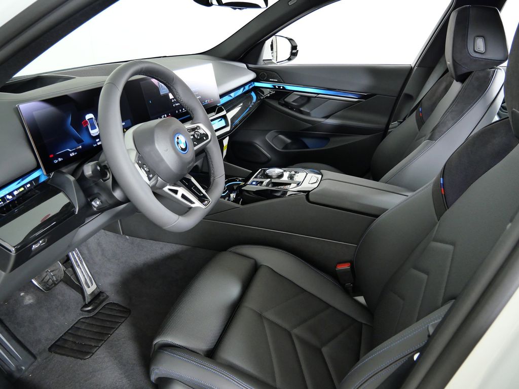 Thumbnail: 2026 BMW i5 - 32