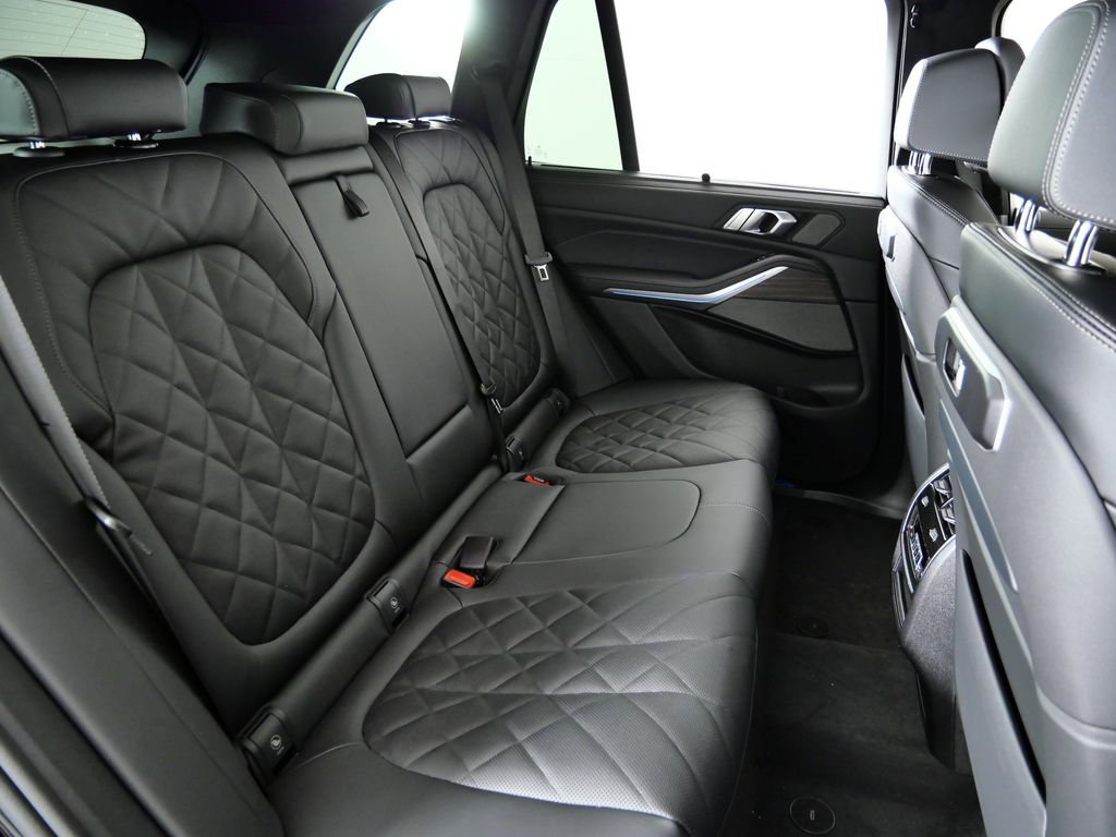 Thumbnail: 2026 BMW X5 - 27