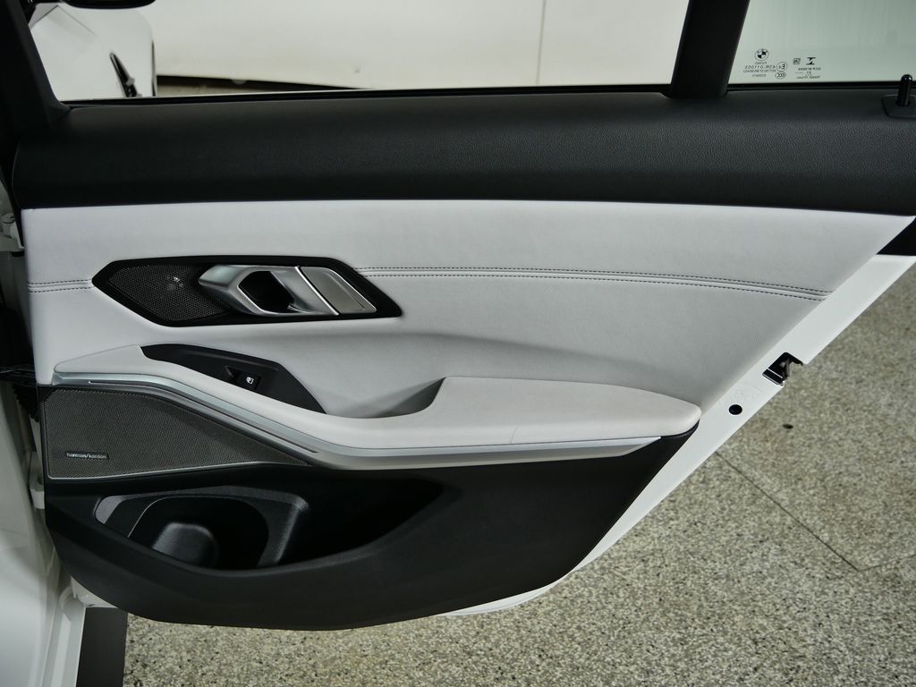 Thumbnail: 2022 BMW M3 - 25