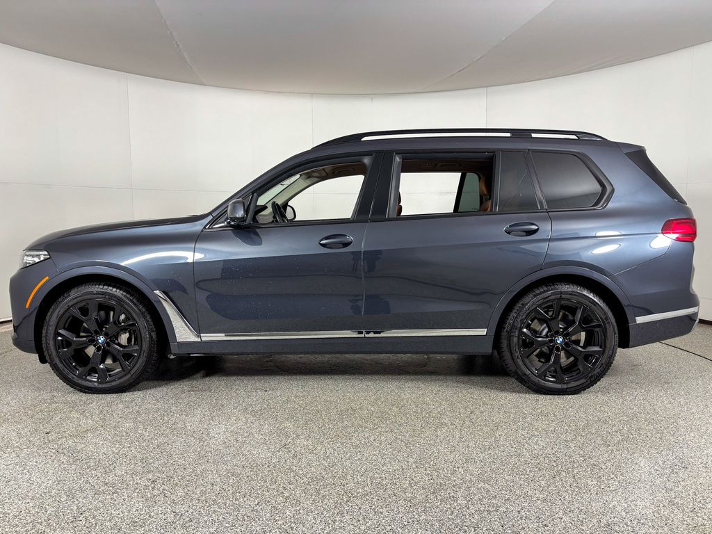 Thumbnail: 2022 BMW X7 - 6