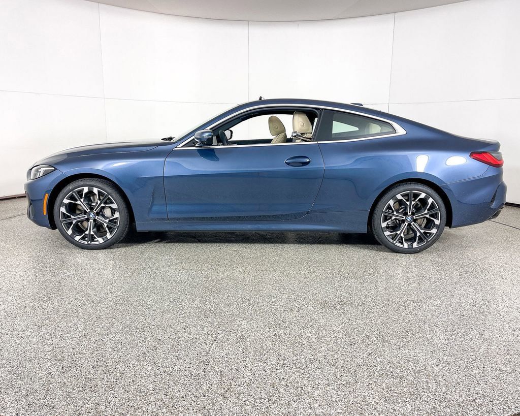 Thumbnail: 2025 BMW 4 Series - 13