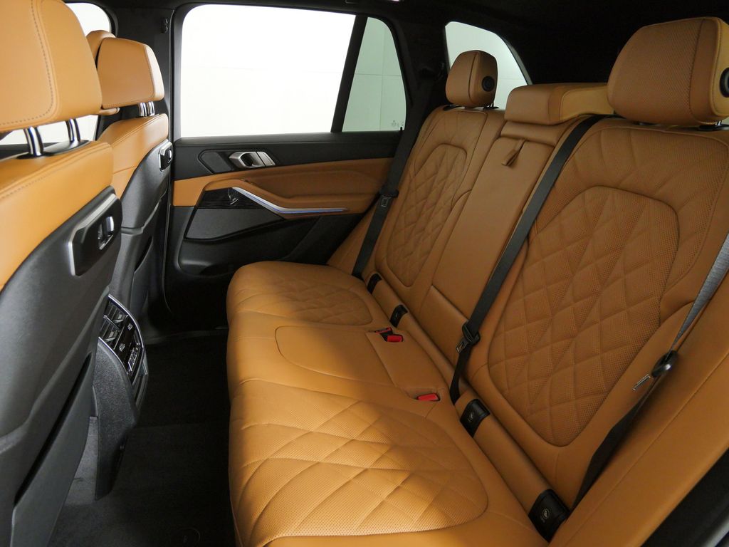 Thumbnail: 2026 BMW X5 - 33