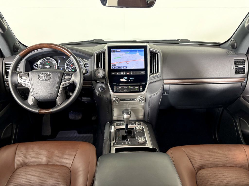 Thumbnail: 2017 Toyota Land Cruiser - 9