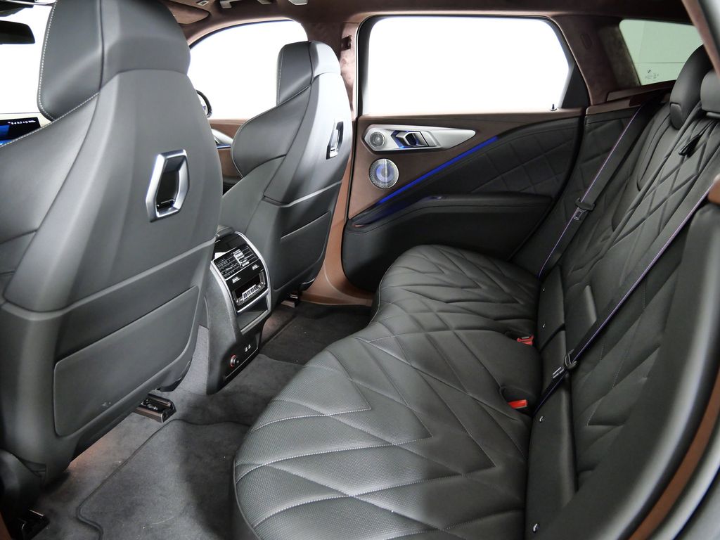 Thumbnail: 2026 BMW XM - 30