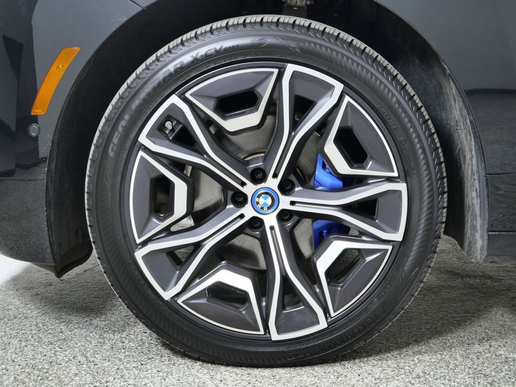 Thumbnail: 2025 BMW iX - 21